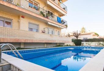 Sunny apartment close to the beach has Balcony rooms