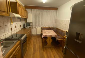 Apartament 4camere Lupeni has Balcony rooms