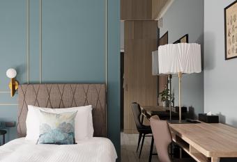 Mori Hotel has Balcony rooms