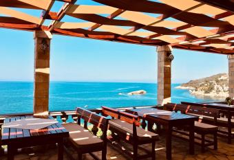 Guest house Naser has Balcony rooms