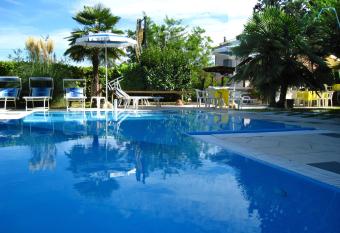 Hotel Boomerang has Balcony rooms