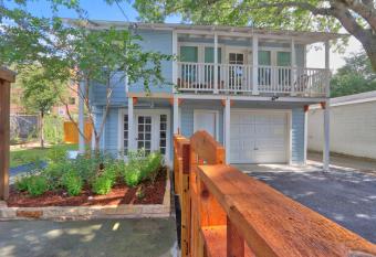 NB Farmhaus Loft has Balcony rooms