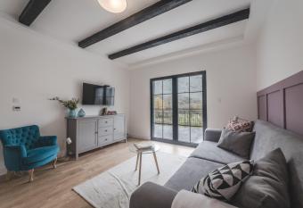 Kami The Essence has Balcony rooms