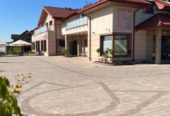 Medical Spa Kwiatowa has Balcony rooms