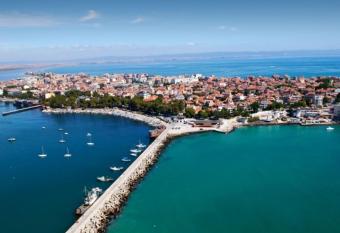 Apartments Sea Sounds has Balcony rooms