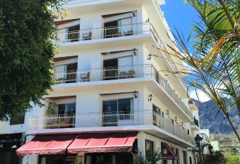 Hotel Ed  n has Balcony rooms