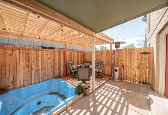 Right At Home- Midland Hot Tub Delight has Balcony rooms