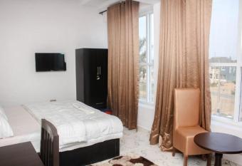 Rivera Hotel allows 18 year olds to book a room