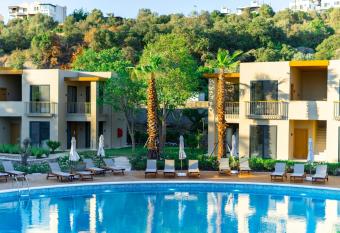 Helis Suites Bitez has Balcony rooms