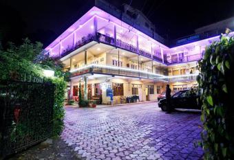 Hotel Aroma Nainital By Royal Collection Hotels has Balcony rooms