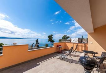 Villa Toma      The view of Jesenice    has Balcony rooms