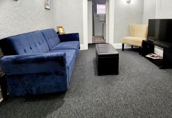 Two Bedroom Home In Beautiful Downtown Lakeland has Balcony rooms