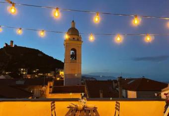 Ca  Du Marchin, Noli. allows 18 year olds to book a room