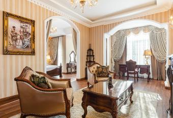 GREGORY Boutique Hotel Chisinau has Balcony rooms