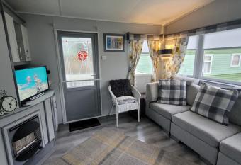 Cairnryan Heights 2 Bed caravan holiday home allows 18 year olds to book a room