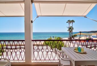 Apartamento beira mar has Balcony rooms