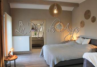 La Veraison has Balcony rooms