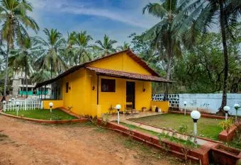 Shalom Luxury Apartment and Villa Colva has Balcony rooms