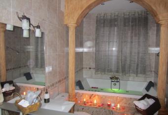 Casa Rural La Calderina allows 18 year olds to book a room