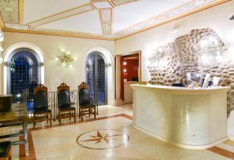 Aparthotel ANTICO SAN ZENO centro storico allows 18 year olds to book a room