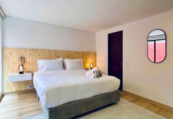 Trendy Duplex in Parque 93 has Balcony rooms