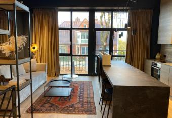 G - Owl Jazz - Cozy style interior apartment number 7 with office space and free private parking has Balcony rooms