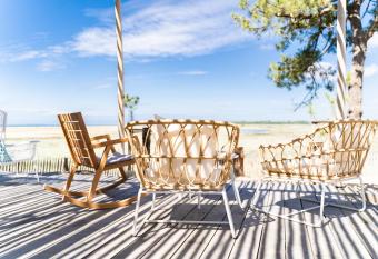 Camping Le Bellevue allows 18 year olds to book a room