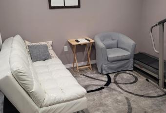 Adorable Studio Basement Suite in South Barrie allows 18 year olds to book a room