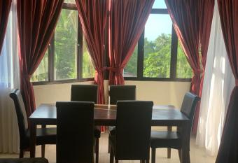 Sri sayang resort apartment allows 18 year olds to book a room