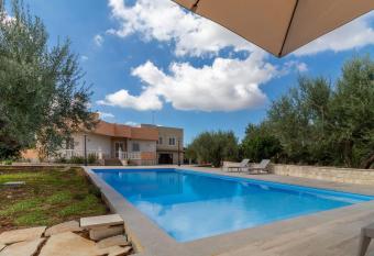 Villa Bartolomeo has Balcony rooms