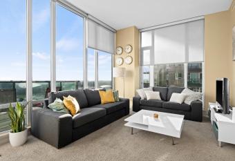 Gorgeous Downtown Calgary Condos by GLOBALSTAY Free Parking has Balcony rooms