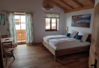 Landhaus Hutter has Balcony rooms