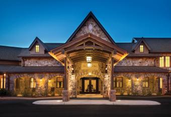 The Sewanee Inn has Balcony rooms