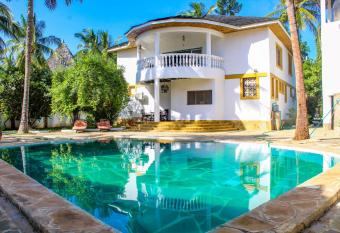 Tichi Villas - Diani Beach has Balcony rooms