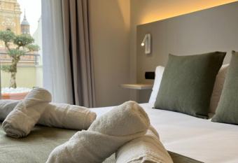 AZ Hotel San Valero has Balcony rooms