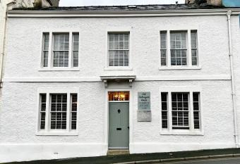 Old Daltongate House allows 18 year olds to book a room