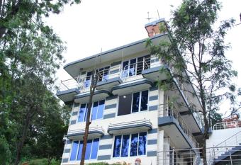 Coonoor Mountain Stay by Lexstays has Balcony rooms