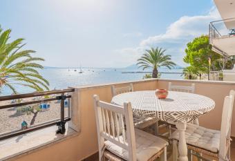 Joana has Balcony rooms