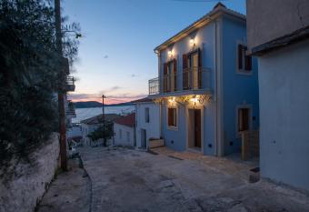 Blue Sky House has Balcony rooms