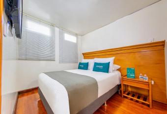 Ayenda Golden Empresarial allows 18 year olds to book a room