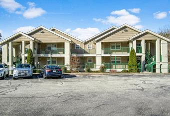 Holiday Hills 104 has Balcony rooms