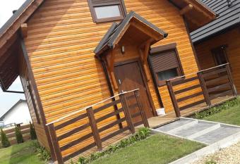 Ma  a Chatka domek max 8 os  b Zator O  wi  cim has Balcony rooms