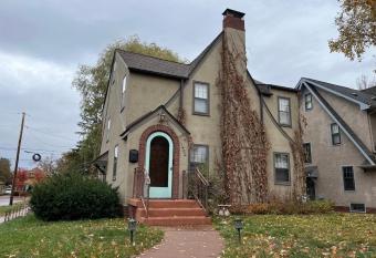 Historic Twin Tudors Inn has Balcony rooms