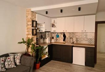                      (            )          has Balcony rooms