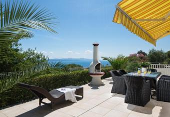 Apartment Paradiso - Ravni has Balcony rooms