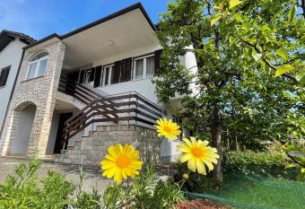 Iva Apartments has Balcony rooms