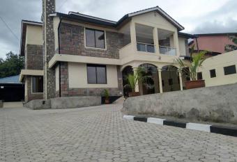 White guest House Nakuru has Balcony rooms