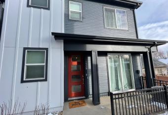 New 3 BDRM West Metro Townhome Access to Light Rail & Highways to Mountains has Balcony rooms