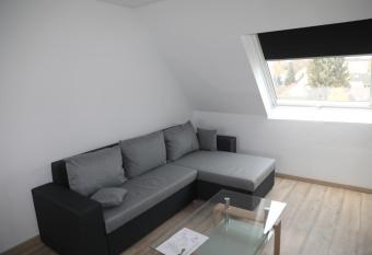 Ferienwohnung Kassel - 2 allows 18 year olds to book a room