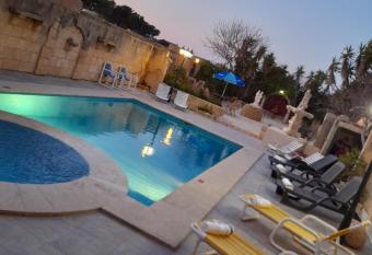 Gozo paradise villa B&B has Balcony rooms